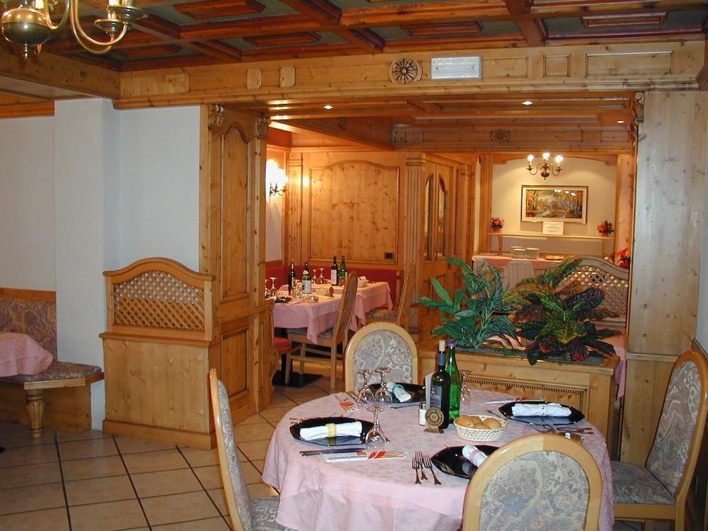 Alpen Hotel Vidi Madonna Exteriér fotografie